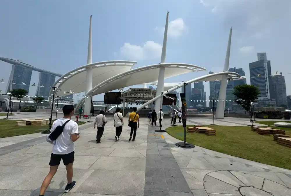 シンガポール